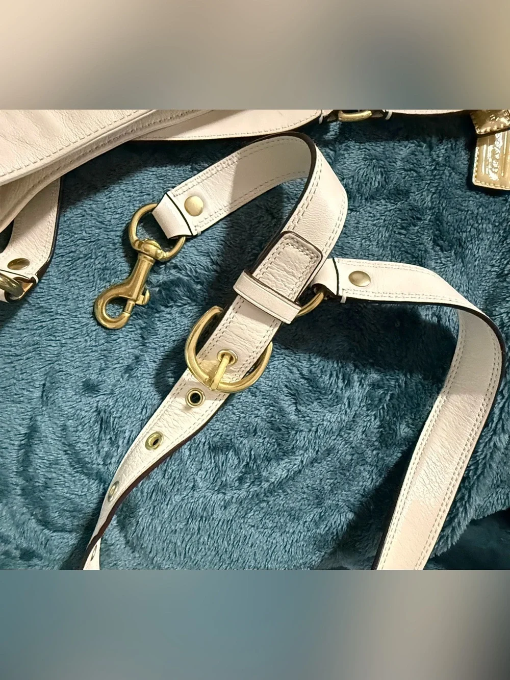 Vintage Coach Madison Cream Glazed Leather Shoulder Bag with Gold Hardware